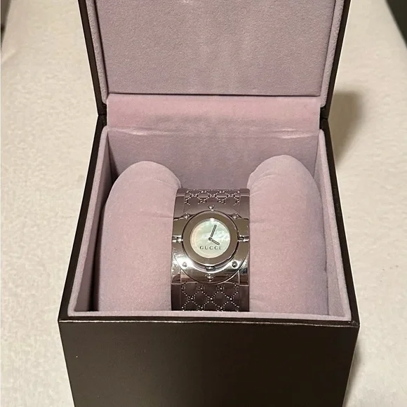 Gucci Stainless Steel Mother of Pearl 33mm Twirl Quartz Watch Gucci Stainless Steel 33mm Twirl Quartz Watch Brown 314550  main image 4